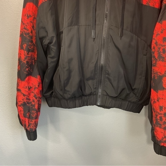 Alo yoga ROSES FREERIDER JACKET cherry and black color Small - Picture 4 of 14